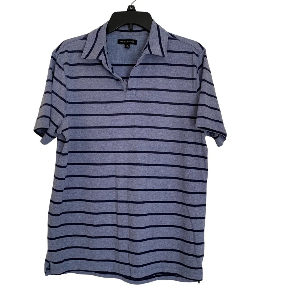 BANANA REPUBLIC. Short Sleeve Polo Shirt. Pale Blue w/ Navy‎ Stripes. Sz M.